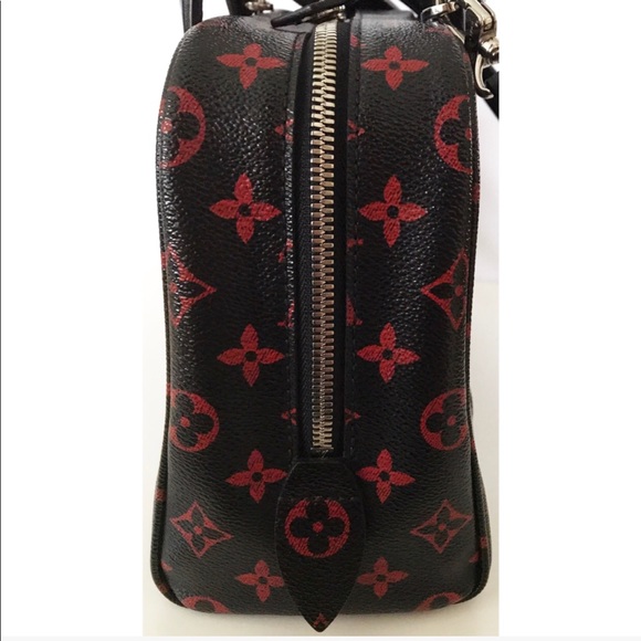 ⛔️SOLD⛔️ Louis Vuitton Infrarouge Dora Crossbody - Picture 4 of 8
